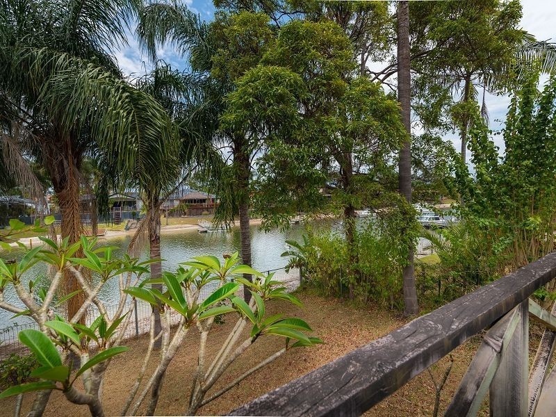 8 Namatjira Court, Broadbeach Waters QLD 4218