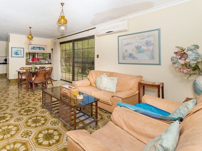 8 Namatjira Court, Broadbeach Waters QLD 4218