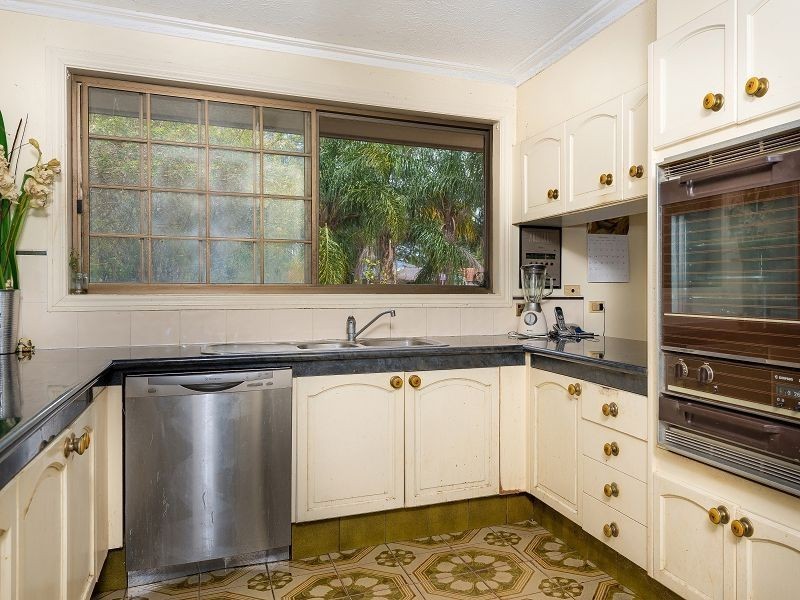 8 Namatjira Court, Broadbeach Waters QLD 4218