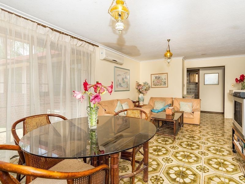 8 Namatjira Court, Broadbeach Waters QLD 4218