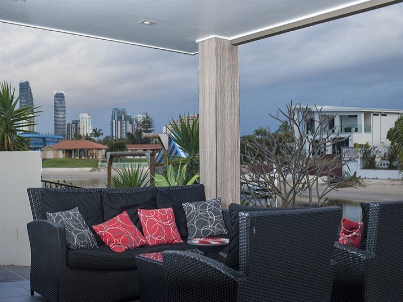 27 Beverley Cres, Broadbeach Waters QLD 4218