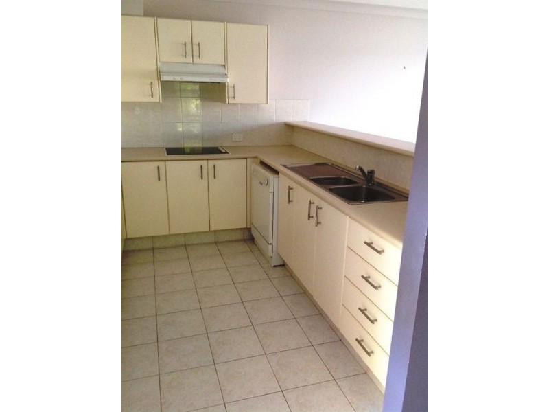 7/2 Brown Street, Labrador QLD 4215