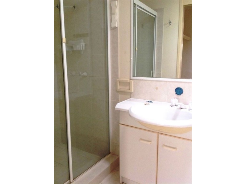 7/2 Brown Street, Labrador QLD 4215