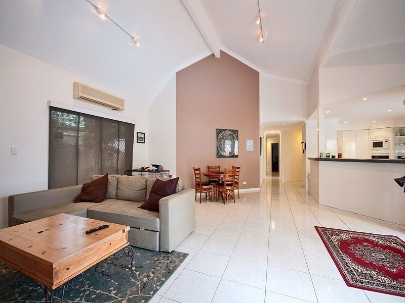 23 Portobello Drive, Mermaid Waters QLD 4218