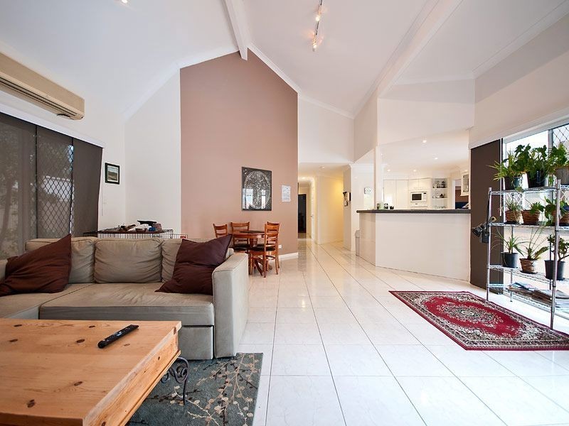 23 Portobello Drive, Mermaid Waters QLD 4218