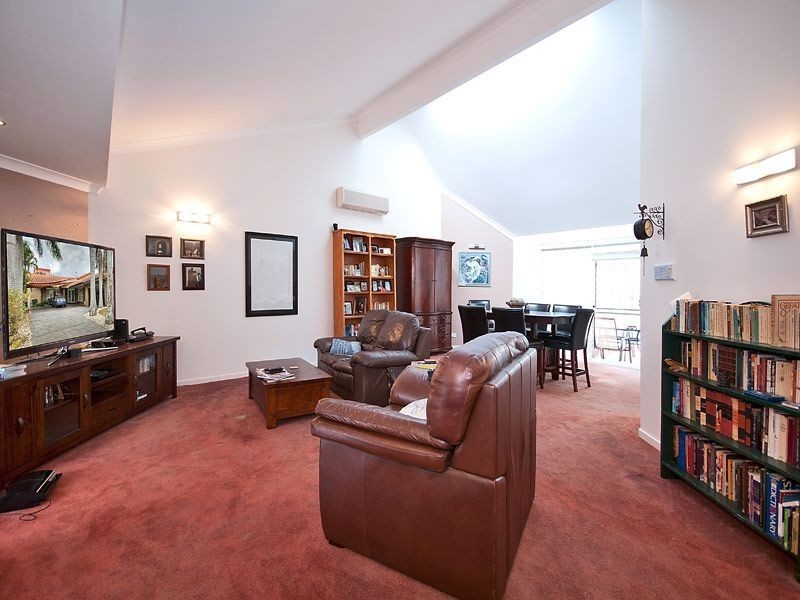 23 Portobello Drive, Mermaid Waters QLD 4218