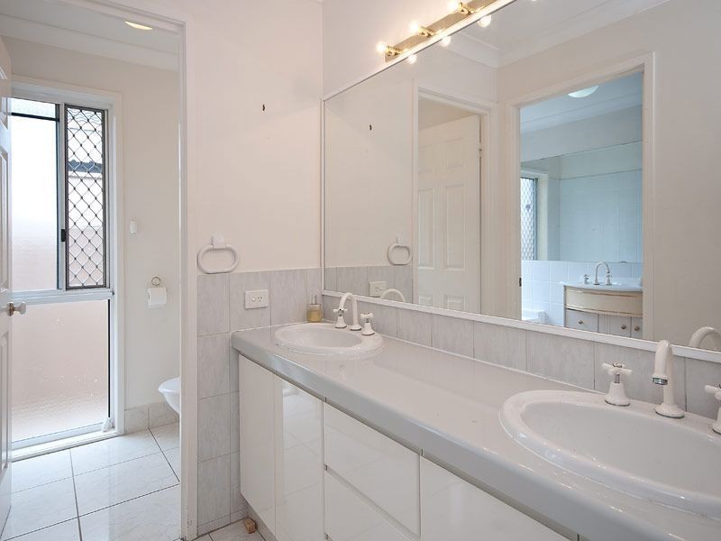 23 Portobello Drive, Mermaid Waters QLD 4218