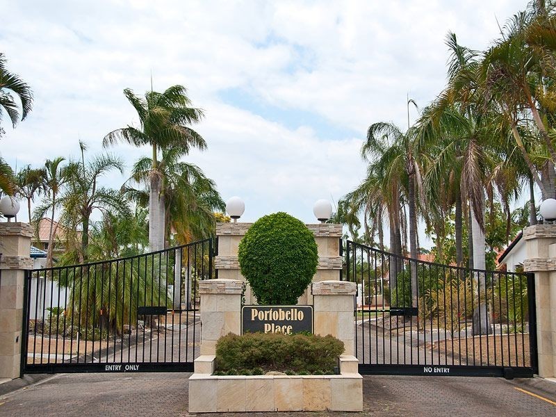 23 Portobello Drive, Mermaid Waters QLD 4218