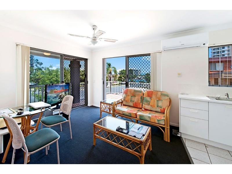 33 Cypress Avenue, Surfers Paradise QLD 4217
