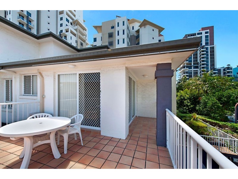 33 Cypress Avenue, Surfers Paradise QLD 4217