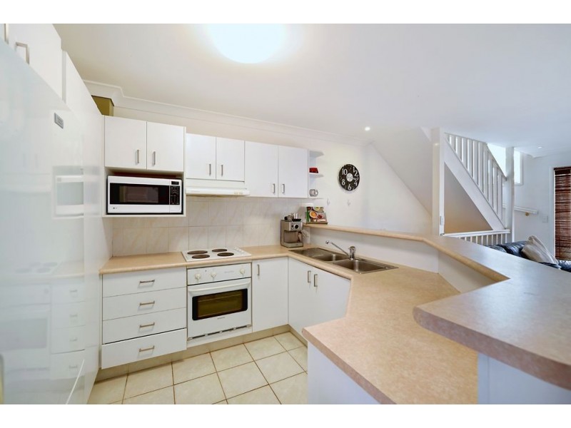 2/25 Loder Street, Biggera Waters QLD 4216