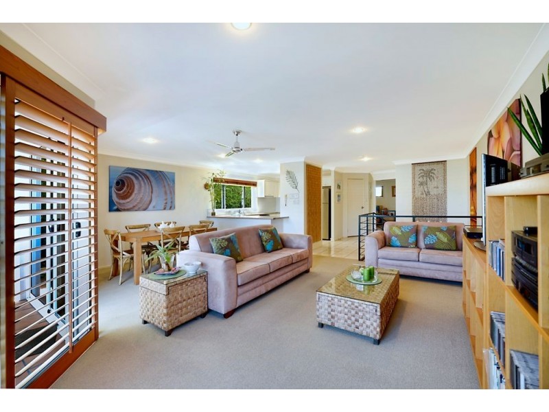 38 Pine Avenue ‘Budds Beach’, Surfers Paradise QLD 4217