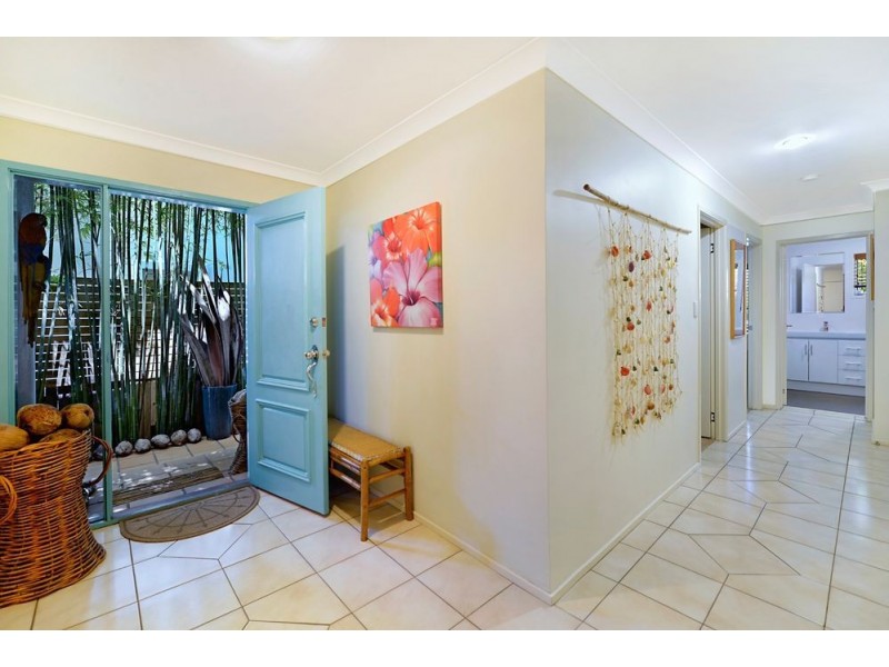 38 Pine Avenue ‘Budds Beach’, Surfers Paradise QLD 4217