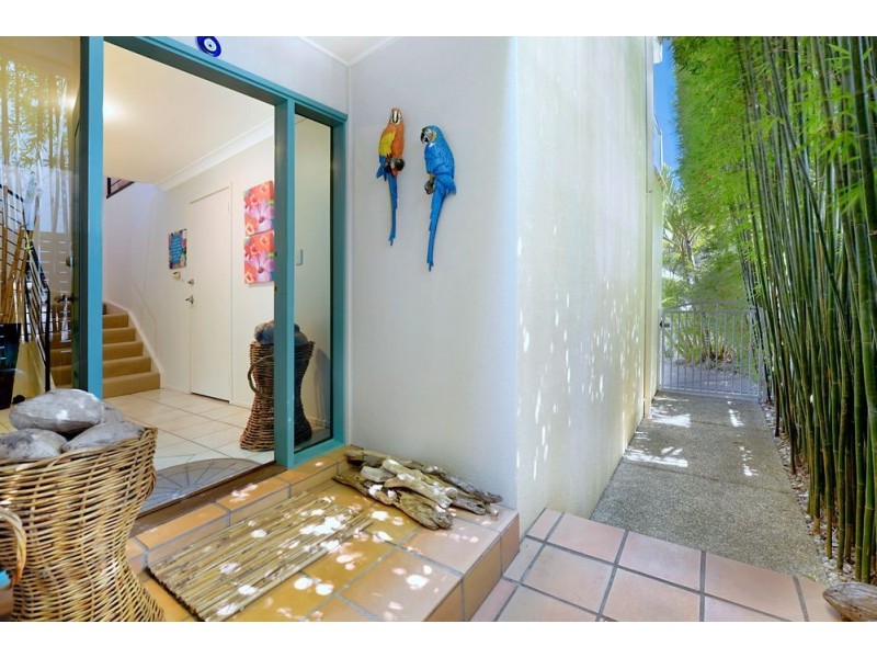 38 Pine Avenue ‘Budds Beach’, Surfers Paradise QLD 4217