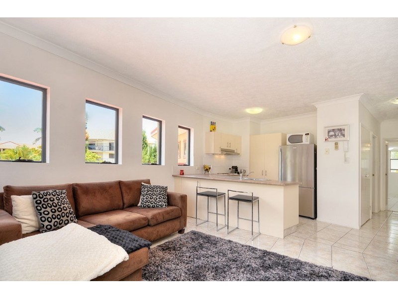 8/21 Markeri Street, Mermaid Beach QLD 4218