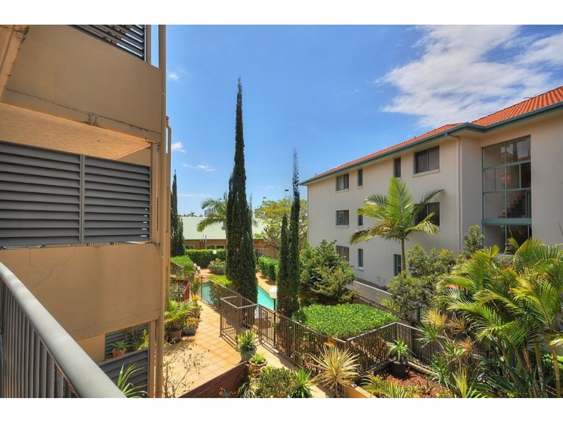 8/21 Markeri Street, Mermaid Beach QLD 4218