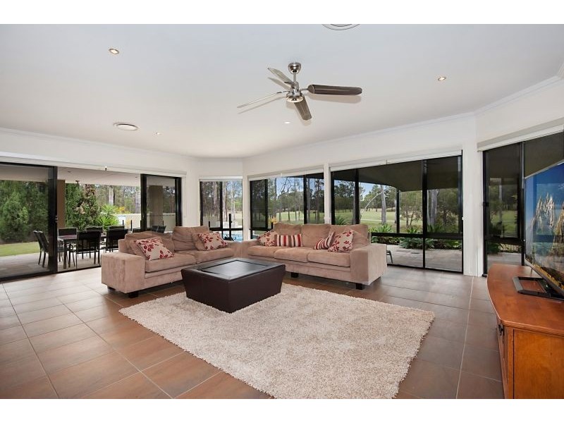 110 Arun Drive, Arundel QLD 4214