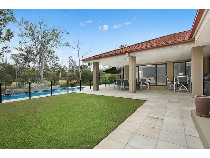 110 Arun Drive, Arundel QLD 4214