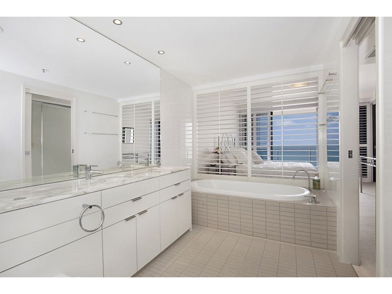 14 George Avenue, Broadbeach QLD 4218