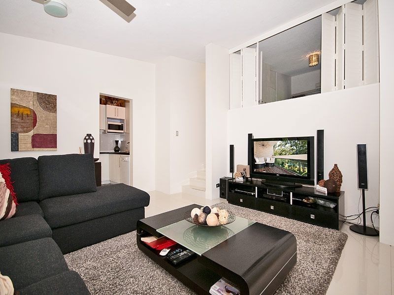 11/22 Rudd Street, Broadbeach Waters QLD 4218