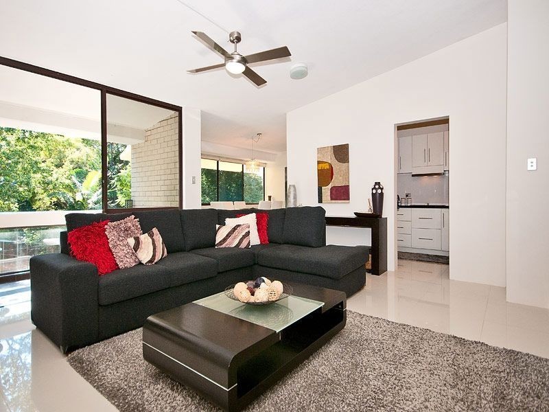 11/22 Rudd Street, Broadbeach Waters QLD 4218