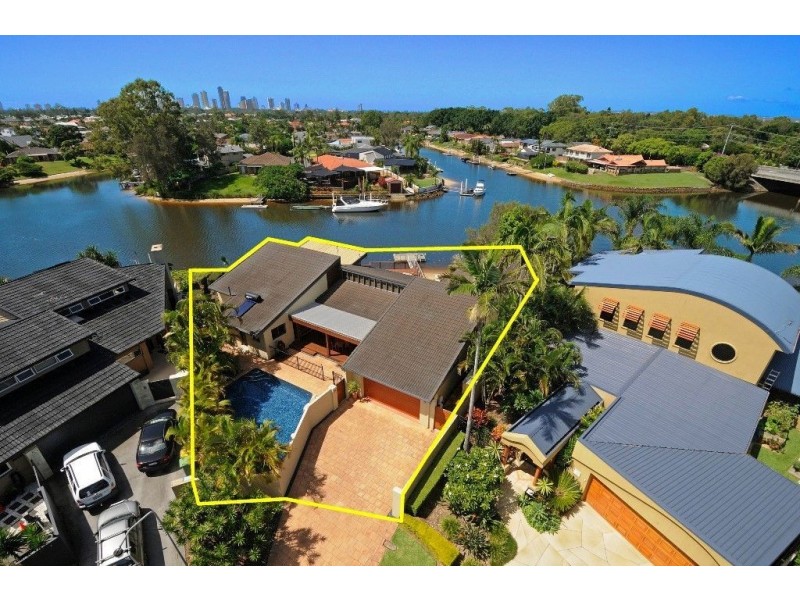 19 River Crescent, Broadbeach Waters QLD 4218