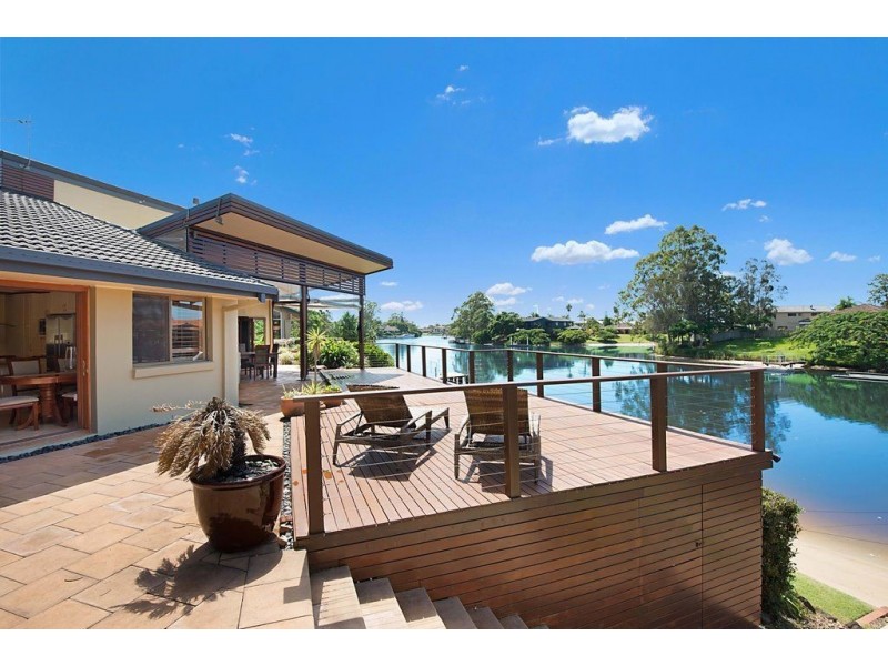 19 River Crescent, Broadbeach Waters QLD 4218