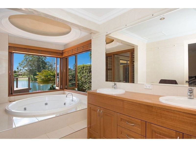 19 River Crescent, Broadbeach Waters QLD 4218