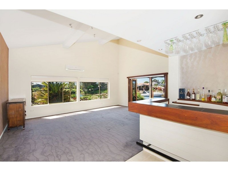 19 River Crescent, Broadbeach Waters QLD 4218