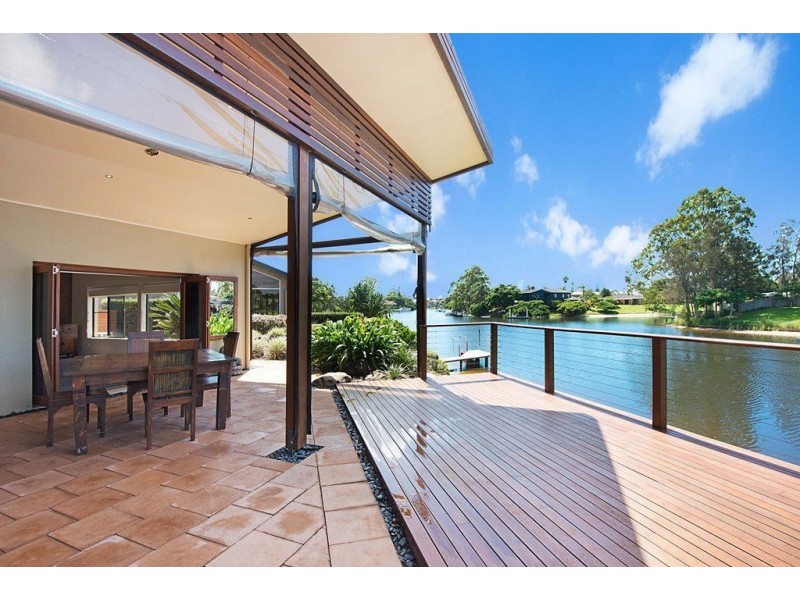 19 River Crescent, Broadbeach Waters QLD 4218