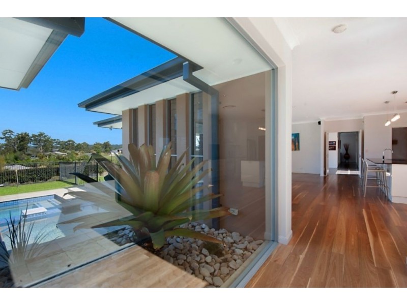 8 Lita Court, Tallebudgera QLD 4228