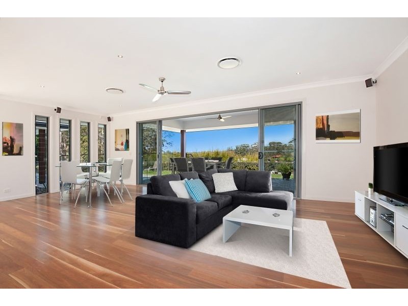 8 Lita Court, Tallebudgera QLD 4228