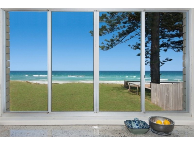25 Hedges Avenue, Mermaid Beach QLD 4218