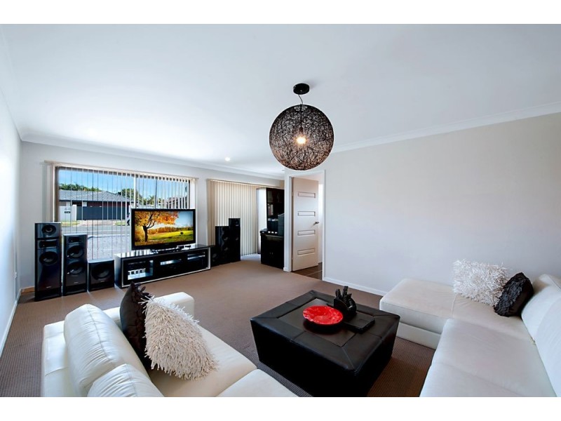 41 Poinsettia Avenue, Hollywell QLD 4216