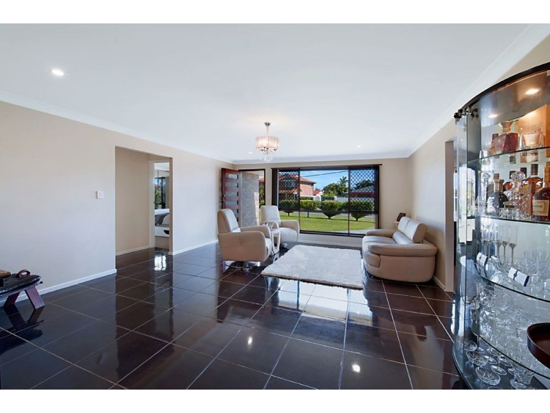 41 Poinsettia Avenue, Hollywell QLD 4216