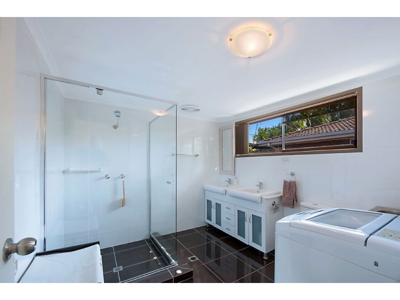 41 Poinsettia Avenue, Hollywell QLD 4216