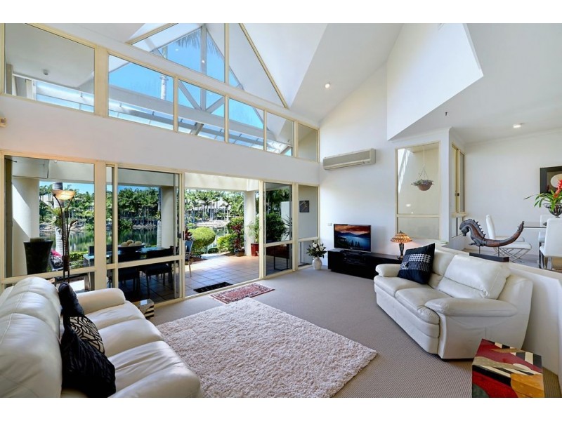 2 Aveton/125 Santa Cruz Blvd, Clear Island Waters QLD 4226