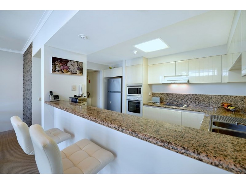 2 Aveton/125 Santa Cruz Blvd, Clear Island Waters QLD 4226