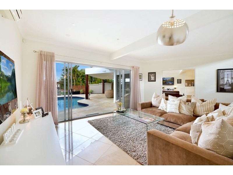 21 Sophie Avenue, Broadbeach Waters QLD 4218