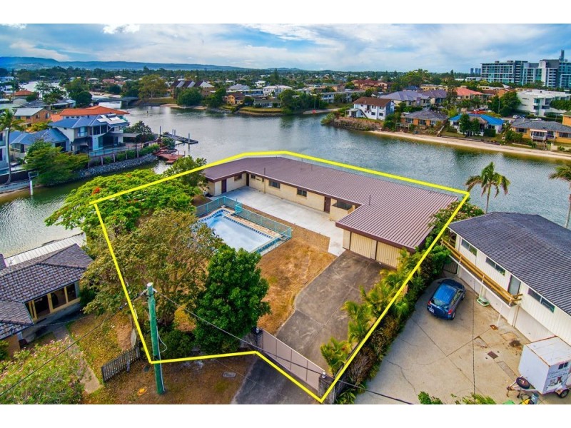 15-17 Lakeland Key, Broadbeach QLD 4218