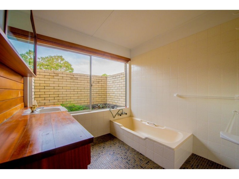 15-17 Lakeland Key, Broadbeach QLD 4218