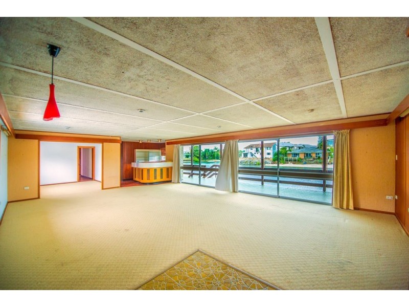 15-17 Lakeland Key, Broadbeach QLD 4218