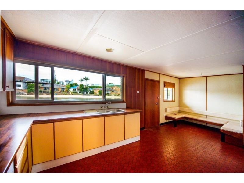 15-17 Lakeland Key, Broadbeach QLD 4218