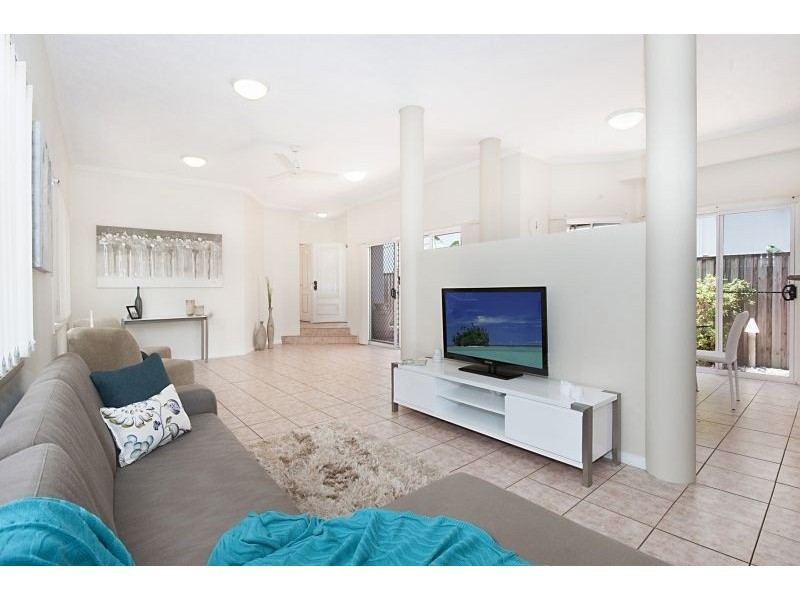 1/24 Arthur Street, Mermaid Beach QLD 4218