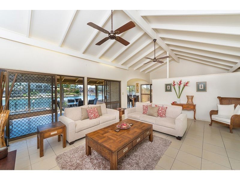 93 T E Peters Drive, Broadbeach Waters QLD 4218