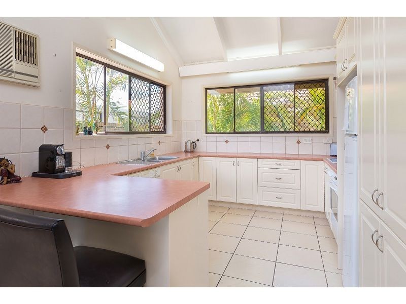 93 T E Peters Drive, Broadbeach Waters QLD 4218