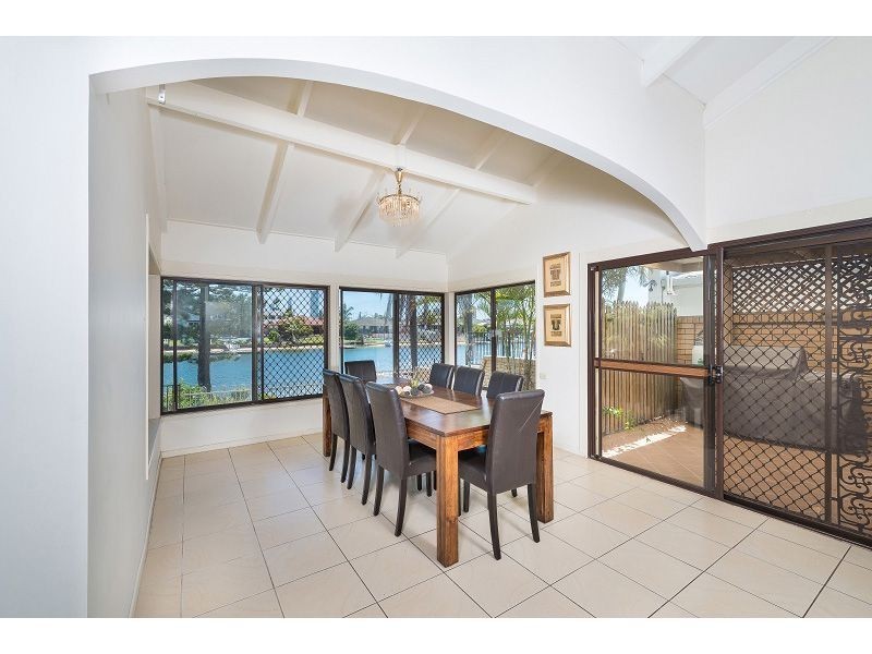 93 T E Peters Drive, Broadbeach Waters QLD 4218