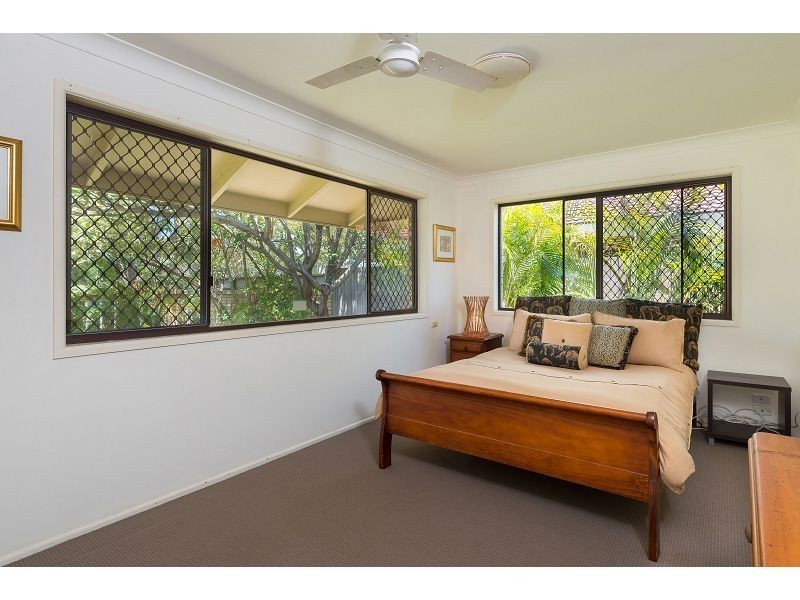 93 T E Peters Drive, Broadbeach Waters QLD 4218