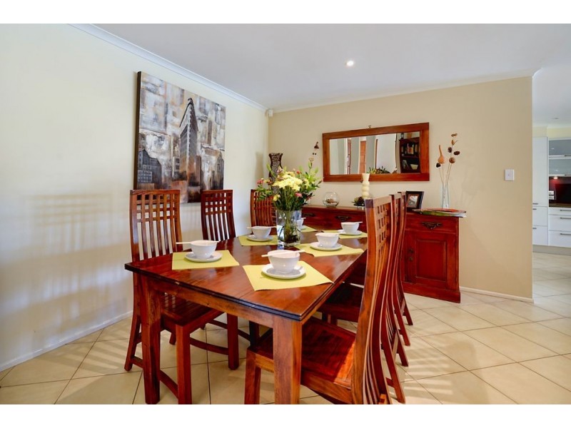 1 Sara Avenue, Broadbeach Waters QLD 4218