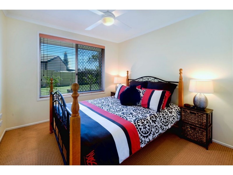 1 Sara Avenue, Broadbeach Waters QLD 4218